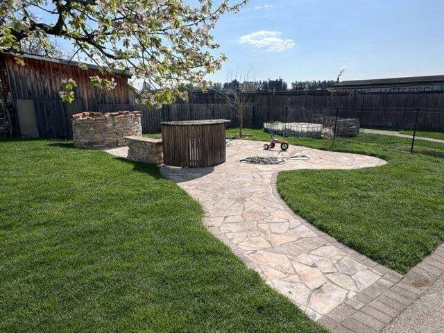 Immobilie in Fehring - Flexibles Ein- bis Zweifamilienhaus mit großem Grundstück – ideal für Familien oder als Investment - Bild 2