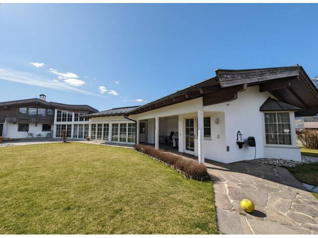 Immobilie in Oberndorf in Tirol - Exklusives 320m² Haus in Oberndorf/Tirol – gepflegt, Garage, Einbauküche, Top Lage! - Bild 0