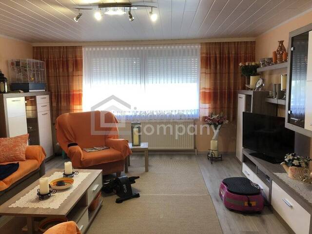 Immobilie in Marchegg - Charmantes 3-Zi-Einfamilienhaus in Marchegg mit Pool, Garage & Garten - EUR280.000! - Bild 3