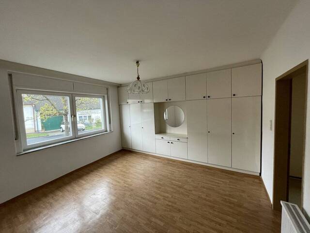 Immobilie in Müllendorf - GEPFLEGTES EINFAMILIEN-HAUS MIT GROSSER GARAGE/HALLE! - Bild 4
