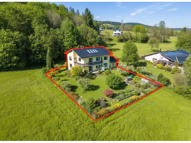 Immobilie in Möderndorf - Großzügiges Einfamilienhaus mit Terrasse, Garten, Garage & 2 Grundstücken in Möderndorf / Maria Saal - Bild 0