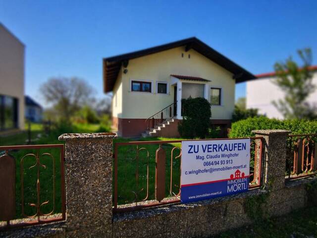 Immobilie in Stetten - Kleines Haus, großes Grundstück mit Fernblick - Ruhelage nahe Wien, ideal für Pärchen - Bild 0