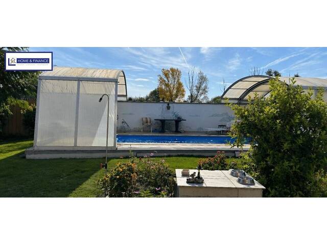 Immobilie in Rutzendorf - Pool, Sonne, Terrasse, Sauna - die Wohlfühloase! - Bild 0