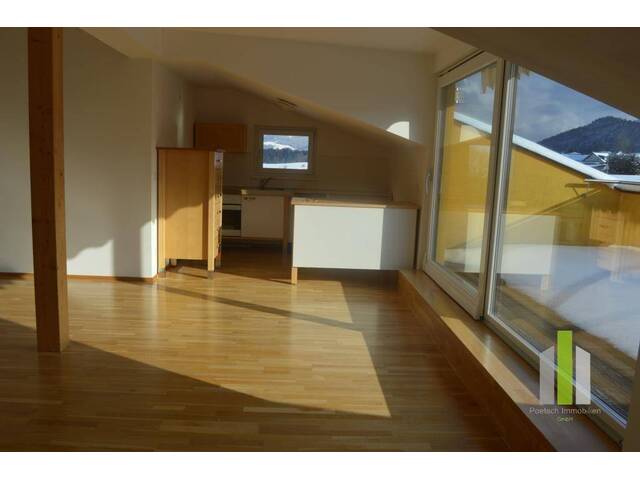 Immobilie in Hof bei Salzburg - Sonnige 4 Zi-Dachgeschosswohnung mit Terrasse und Balkon! - Bild 2