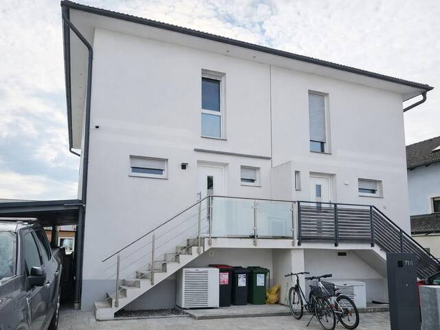 Immobilie in Enzersdorf an der Fischa - Moderne Doppelhaushälfte mit Pool in ruhiger Lage nahe Wien - Bild 0