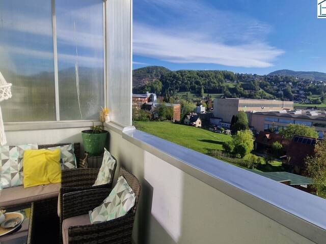 Immobilie in Weiz - Moderne 3-Zi. mit Balkon & Wintergarten im Zentrum - Bild 0