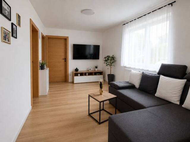 Immobilie in Bruckmühl - Erdgeschosswohnung mit eigenem Eingang, Garten & Terrasse - 75 m² - provisionsfrei - Bild 2