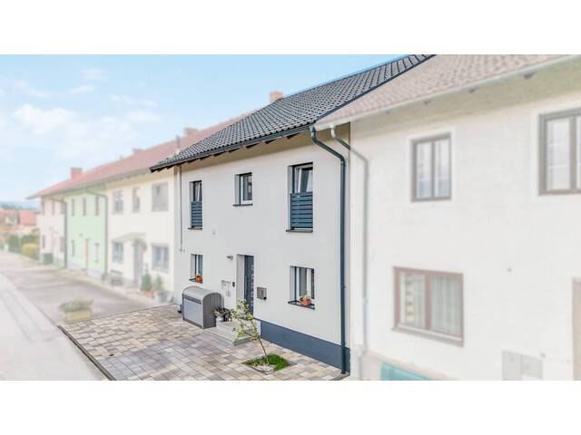 Immobilie in Bürmoos - NEUWERTIGES HAUS MIT GROSSZÜGIGEM UND TRAUMHAFTEM GARTEN IN BÜRMOOS - Bild 0
