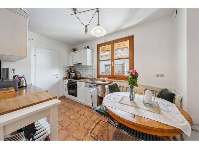 Immobilie in Oberndorf bei Salzburg - GEPFLEGTE 3-ZIMMER-WOHNUNG MIT BALKON UND TG-STELLPLATZ IN OBERNDORF BEI SALZBURG - Bild 1