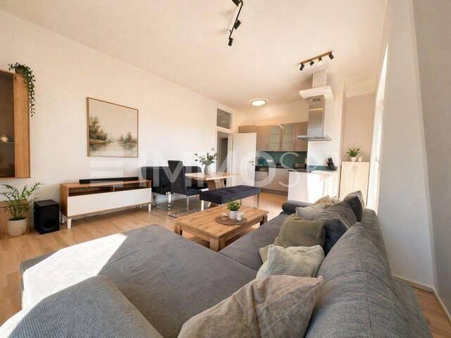 Immobilie in Moosdorf - Stilvolle Wohnung mit beeindruckender 65 m² Sonnenterrasse - Bild 0