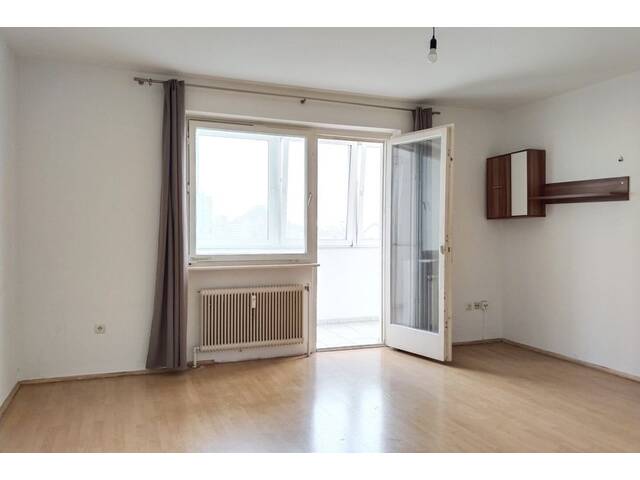 Immobilie in Linz - Zentrale 1-Zimmer-Wohnung mit Loggia und eigenem überdachten Parkplatz - Bild 3