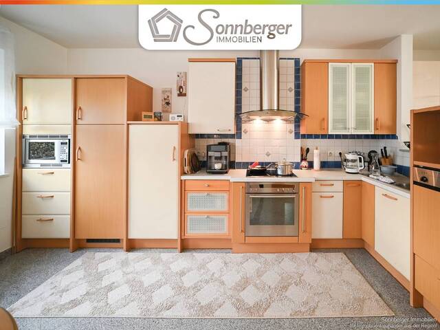 Immobilie in Ansfelden - RAUMWUNDER - viel Platz auf drei Ebenen mit Keller, Kachelofen & Garten - Bild 4