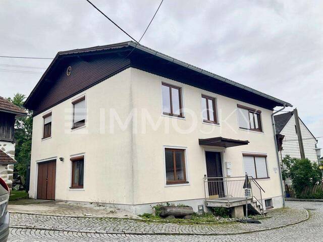 Immobilie in Neumarkt im Mühlkreis - Wohnen und Vermieten unter einem Dach  praktisches Zweifamilienhaus - Bild 2