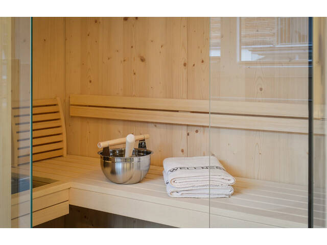 Immobilie in St. Anton am Arlberg - St. Anton: Helle Alpen-Style Suite mit Sauna und sonniger Terrasse mit kleinem Gartenanteil - Bild 2