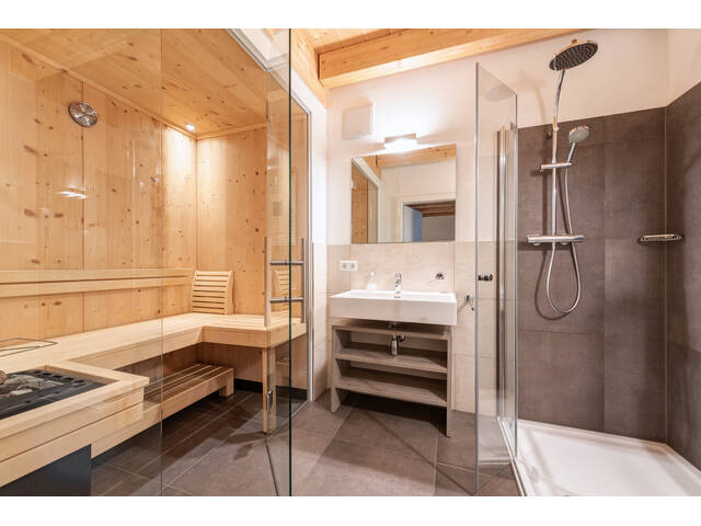 Immobilie in St. Anton am Arlberg - Exklusive 6-Personen-Suite im modernen Alpen-Stil mit Sauna und 2 Balkonen - Bild 3