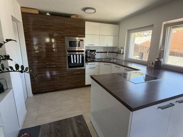 Immobilie in Vomp - VOMP - Moderne Maisonette-Wohnung mit Garten und traumhaften Ausblick auf die Tiroler Bergwelt zum Verkauf - Bild 3