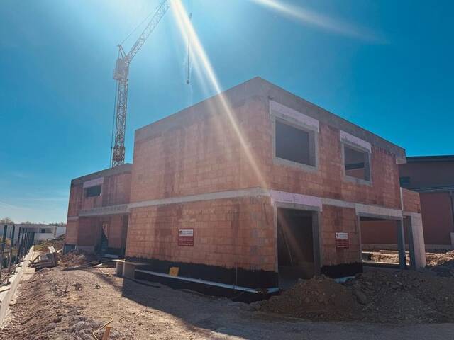 Immobilie in Pennewang - Pennewang (Bezirk Wels-Land): Moderne, belagsfertige Doppelhaushälfte in ruhiger Lage - Bild 2