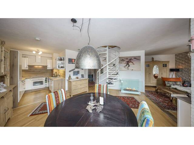Immobilie in Kitzbühel - Dachgeschosswohnung mit Turmzimmer und Panorama-Ausblick - Bild 1