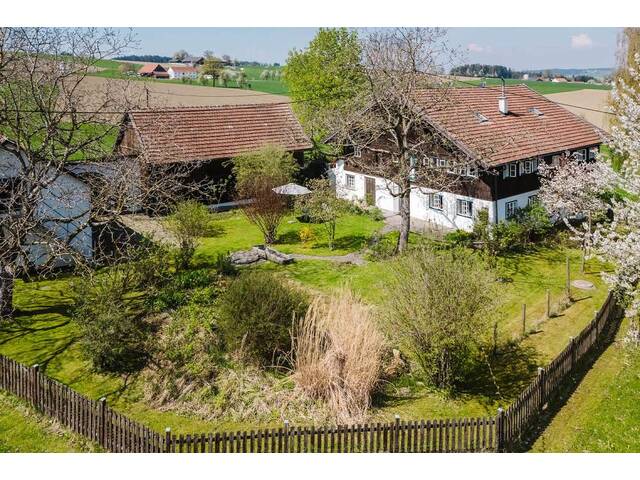 Immobilie in Mehrnbach - Kleinod im Grünen! Historischer Bauernhof mit Seele nahe Ried im Innkreis - Bild 1