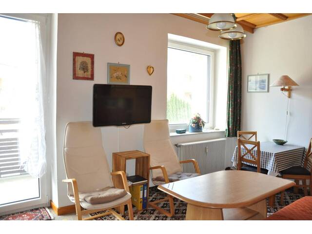 Immobilie in Bad Hofgastein - Mitten im ZENTRUM WOHNEN 2 Zimmer Ferienwohnung (Zweitwohnsitz) im Zentrum von Bad Hofgastein. Alle wichtigen Plätze und Einrichtungen befinden sich in unmittelbarer Nähe. - Bild 2