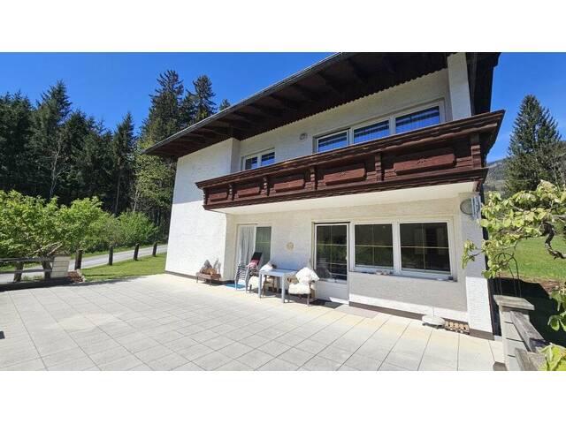 Immobilie in Irschen - Ein Schmuckstück im Grünen. Ein- bis Zweifamilienhaus, ca. 160 m² Wfl., große Terrasse, Doppelgarage, Kamin uvm.. - Bild 2