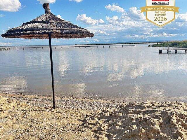 Immobilie in Breitenbrunn am Neusiedler See - Neues, hoch technisch ausgestattetes Ferienhaus direkt am Wasser! - Bild 0