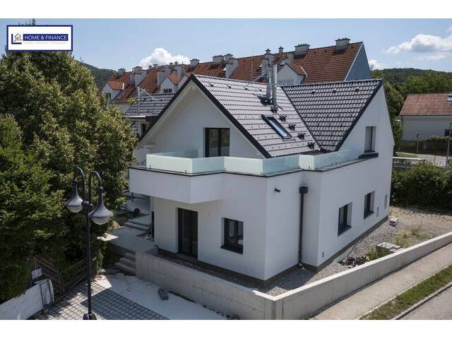 Immobilie in Gaaden - 3 Balkone, eine Terrasse und Eigengarten im Erdgeschoss! - Bild 0