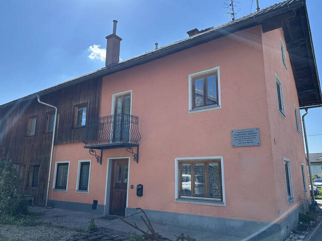 Immobilie in Ostermiething - Einfamilienhaus mit großem Garten - Bild 1