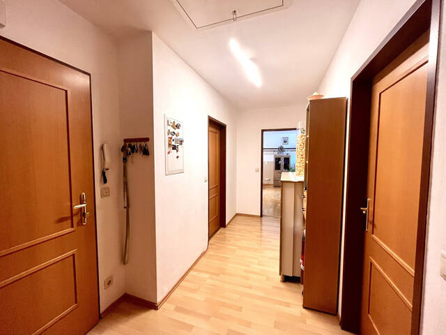 Immobilie in Thalgau - Thalgau: Charmante 4-Zimmer-Wohnung mit zwei Balkonen und ausbaufähigem Dachboden - Bild 2