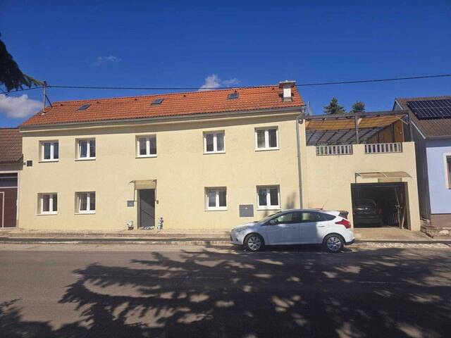 Immobilie in Hausbrunn - Charmantes Einfamilienhaus mit Pool, Garage & Fußbodenheizung in Hausbrunn um 280.000€ - Bild 1