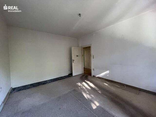Immobilie in Salzburg - Sanierungsbedürftige 2-Zimmer-Wohnung mit Balkon in Salzburg - Bild 1
