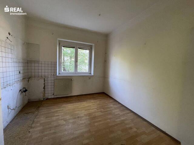 Immobilie in Salzburg - Sanierungsbedürftige 2-Zimmer-Wohnung mit Balkon in Salzburg - Bild 2