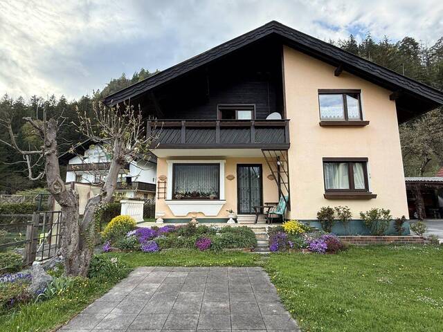 Immobilie in Wörschach - Gepflegtes Einfamilienhaus in sonniger Lage mit Carport und Nebengebäude - Bild 1