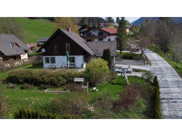 Immobilie in Pyhrn - Renovierungsbedürftiges Einfamilienhaus in sonniger Lage mit südseitiger Terrasse und Garage und Keller - Bild 0