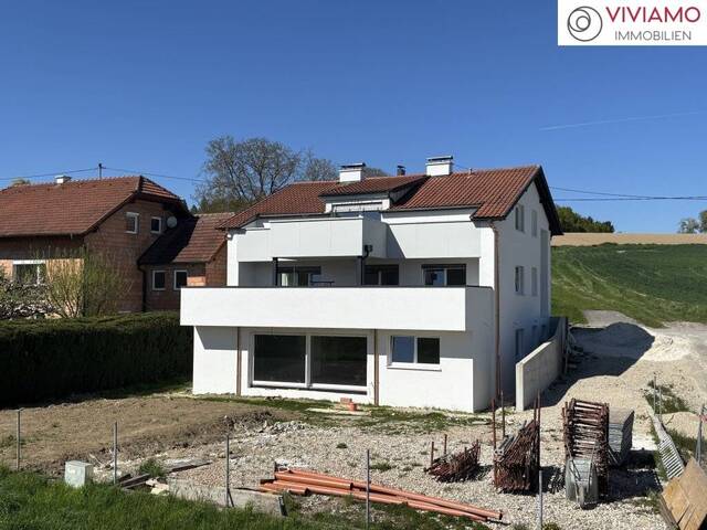 Immobilie in Wallern an der Trattnach - TOP 2 - Erstbezug: geräumige Terrassenwohnung mit Grünblick in Wallern an der Trattnach (Breitwiesen)! - Bild 0
