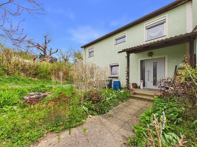 Immobilie in Schwertberg - SCHWERTBERG: ECKREIHENHAUS (teilunterkellert) mit ca. 129,71 m² Wohnfläche, Grundstück 397 m² + Garage - Bild 1