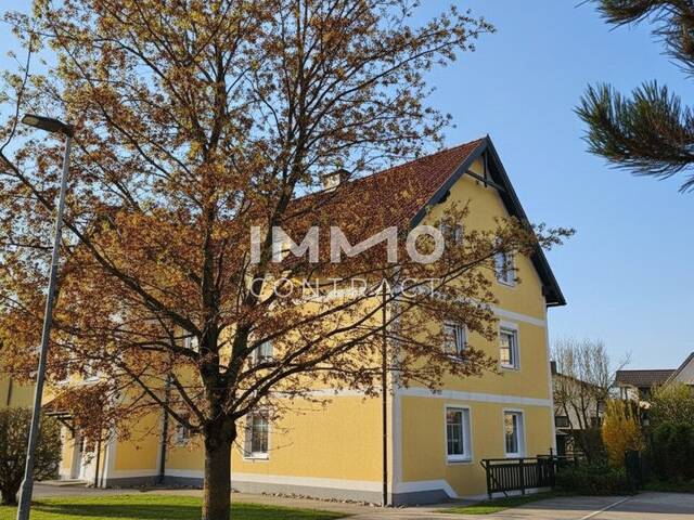 Immobilie in Amstetten - Große 4-Zi-Wohnung mit 2 Balkonen, Stellplätzen & Wärmepumpenheizung in guter Lage von Amstetten! - Bild 0
