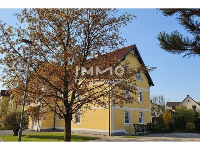 Immobilie in Amstetten - Große 4-Zi-Wohnung mit 2 Balkonen, Stellplätzen & Wärmepumpenheizung in guter Lage von Amstetten! - Bild 3