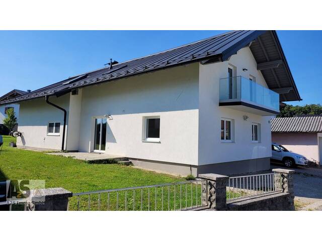 Immobilie in Mattsee - Haushälfte im Zentrum v. Mattsee: sonnige und ruhige Lage, Seeblick vom Balkon, 120 m², 5 Zimmer - Bild 1