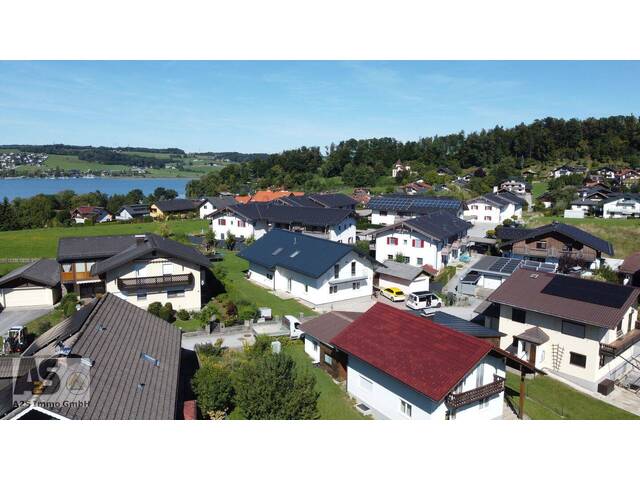 Immobilie in Mattsee - Haushälfte im Zentrum v. Mattsee: sonnige und ruhige Lage, Seeblick vom Balkon, 120 m², 5 Zimmer - Bild 4