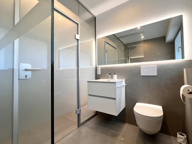 Immobilie in Seeham - Modernes Architektenhaus mit Seeblick - Bild 3