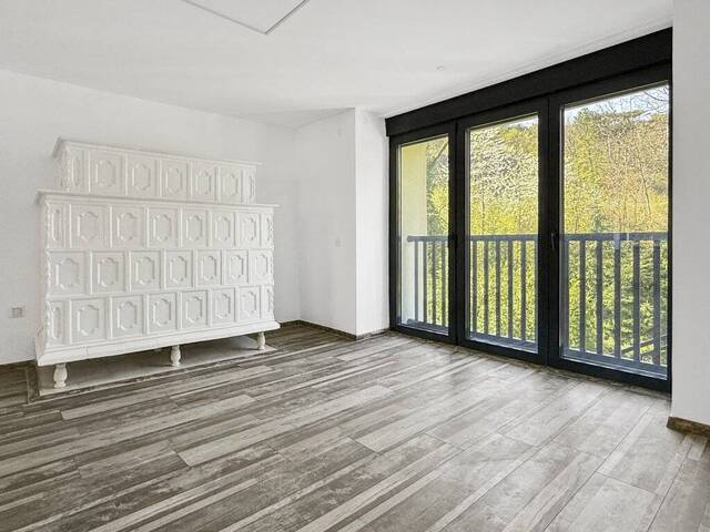 Immobilie in Willendorf - Großzügiges Familienhaus mit parkähnlichem Grundstück und Bachlage - Bild 1