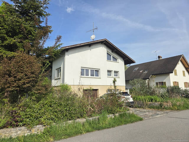 Immobilie in Meiningen - Einfamilienhaus mit großzügigem Grundstück und viel Potenzial in Meiningen - Bild 1