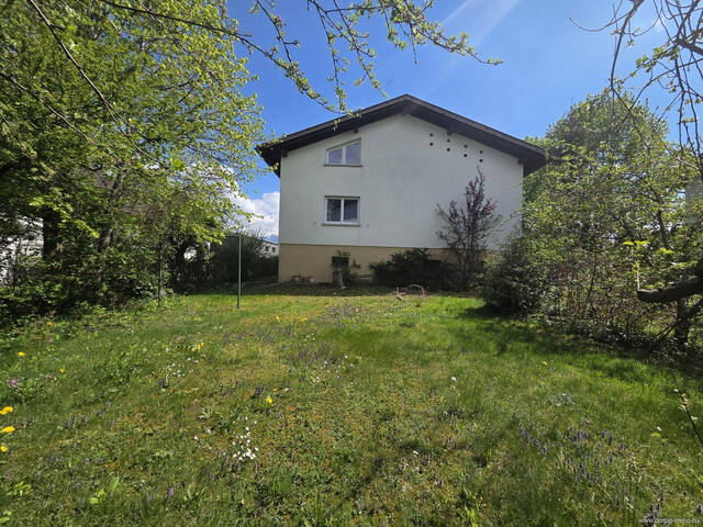 Immobilie in Meiningen - Einfamilienhaus mit großzügigem Grundstück und viel Potenzial in Meiningen - Bild 3