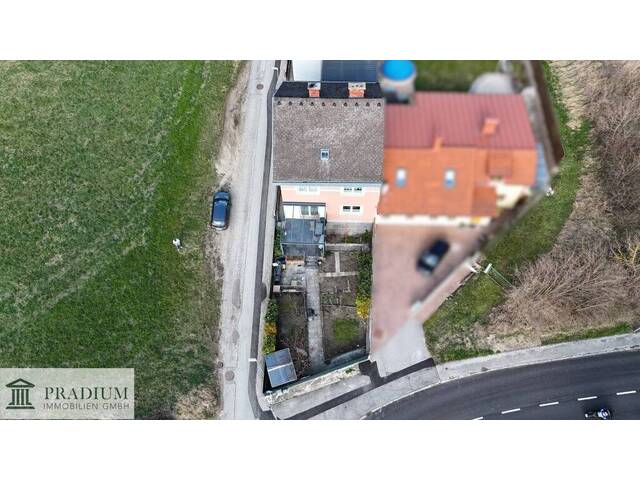 Immobilie in Pottenstein - Wohnen mit Charakter – Altbauhaus in sonniger Lage mit Entwicklungschancen - Bild 1