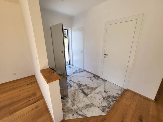 Immobilie in Ampflwang - Traum-Bungalow Erstbezug zum kleinen Preis barrierefrei mit XL-Terrasse, Erstbezug, Photovoltaikanlage & Doppelcarport in 1A Lage in Ampflwang am Hausruck - Bild 3