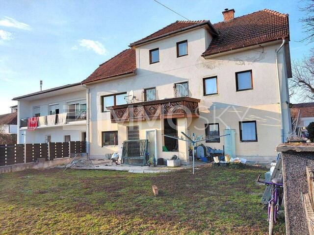Immobilie in Marchtrenk - Halbes Landhaus im Herzen Marchtrenks - neue Pelletsheizung - Bild 0