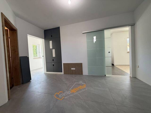 Immobilie in Offenhausen - HIGH-END RAUMWUNDER: mit ca. 222 m² - Gesamter Wohnnutzfläche in 4625 Offenhausen - Infinity-Pool, 10kWp PV & Glasfaser für maximale Energie-Sicherheit & Erreichbarkeit! - Bild 3