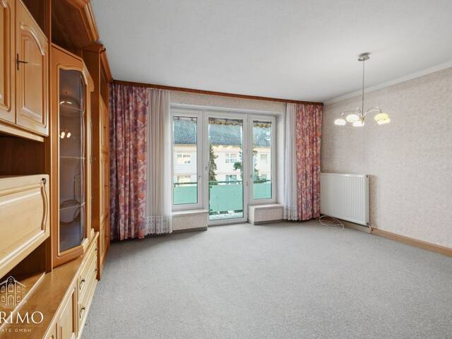 Immobilie in Traun - Sanierungsbedürftige 2,5-Zimmer-Wohnung mit Loggia & Parkplatz - großes Potenzial in Traun - Bild 1
