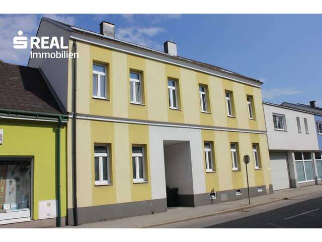 Immobilie in Amstetten - Haus mit 4 Wohnungen in zentrumsnaher Lage von Amstetten - Bild 0